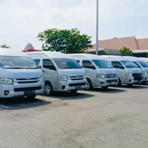 Sewa Hiace Commuter Surabaya